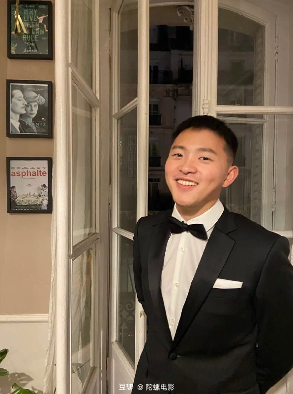 #影讯 #戛纳 #电影节中国大陆导演黄树立凭借同志题材《当我望向你的时候​》 获得戛纳酷儿金棕榈@movieweekend#影讯 #戛纳 #电影节中国大陆导演黄树立凭借同志题材《当我望向你的时候​》 获得戛纳酷儿金棕榈@movieweekend