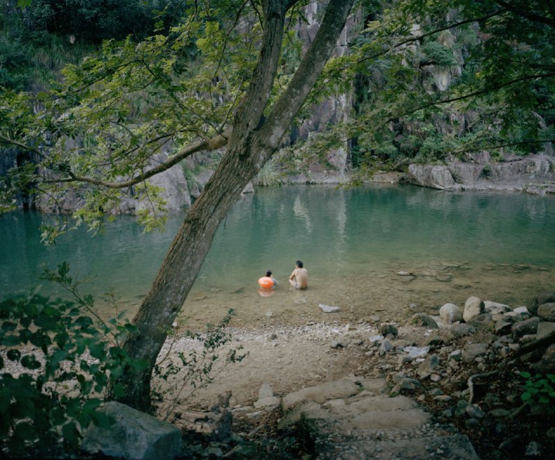 黄树立，1997年出生于浙江温州，2019年从北京电影学院摄影系毕业，并成为纽约大学研究生电影专业的MFA候选人