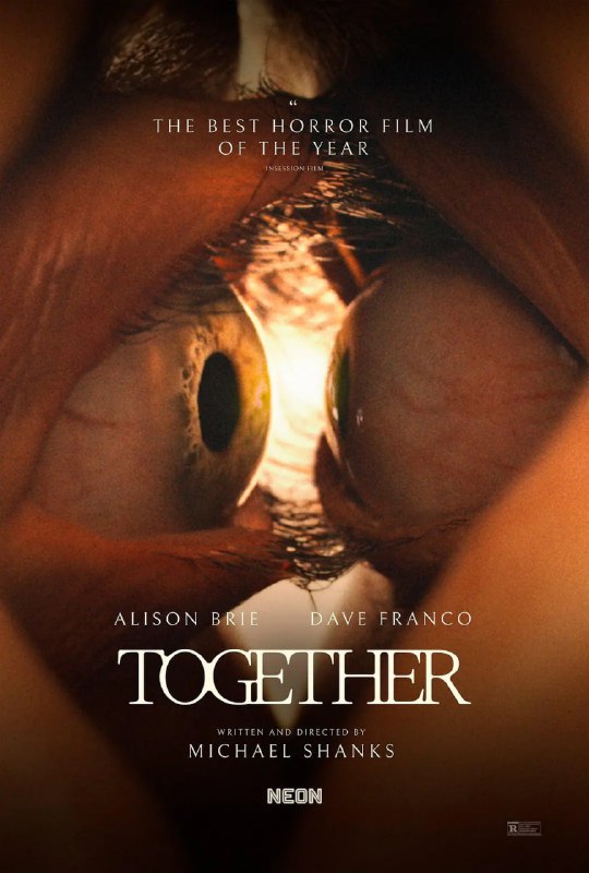 #同甘共苦 Together (2025)导演: #迈克尔·尚克斯编剧: #迈克尔·尚克斯主演: #戴夫·弗兰科 / #爱丽森·布里 / #达蒙·海瑞曼 / #米娅·莫里西 / #卡尔·里奇蒙德类型: #爱情 / #恐怖制片国家/地区: #澳大利亚 / #美国语言: 英语上映日期: 2025-09(中国大陆) / 2025-01-26(圣丹斯电影节) / 2025-07-30(美国)片长: 102分钟又名: 同甘共苦 Together (2025) / 永远在一起(台) / 长相黐守(港) / 共同 / InséparableIMDb: tt31184028#豆瓣7.2IMDb评分：6.9剧情简介：多年情侣蒂姆（戴夫·弗兰科 Dave Franco 饰）和米莉（爱丽森·布里 Alison Brie 饰）来到感情脆弱的关口，开始思考爱是……为了挽回渐淡的感情，决定抛开朋友和工作搬到陌生乡村展开全新二人世界